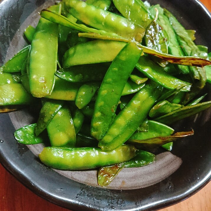 えんどうをごま油で中華風炒めのおつまみ